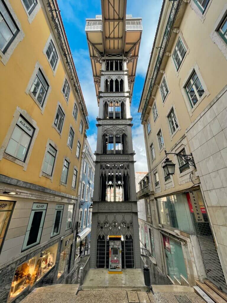 Ascensor en el centro de Lisboa