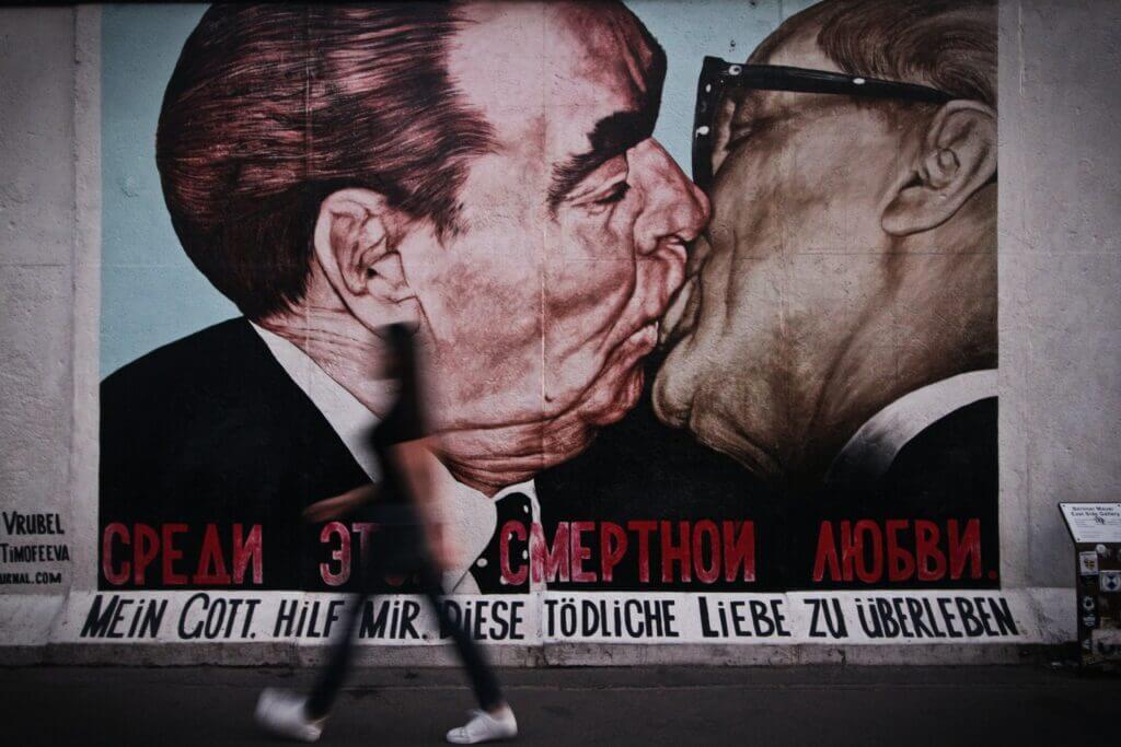beso del muro de berlin
